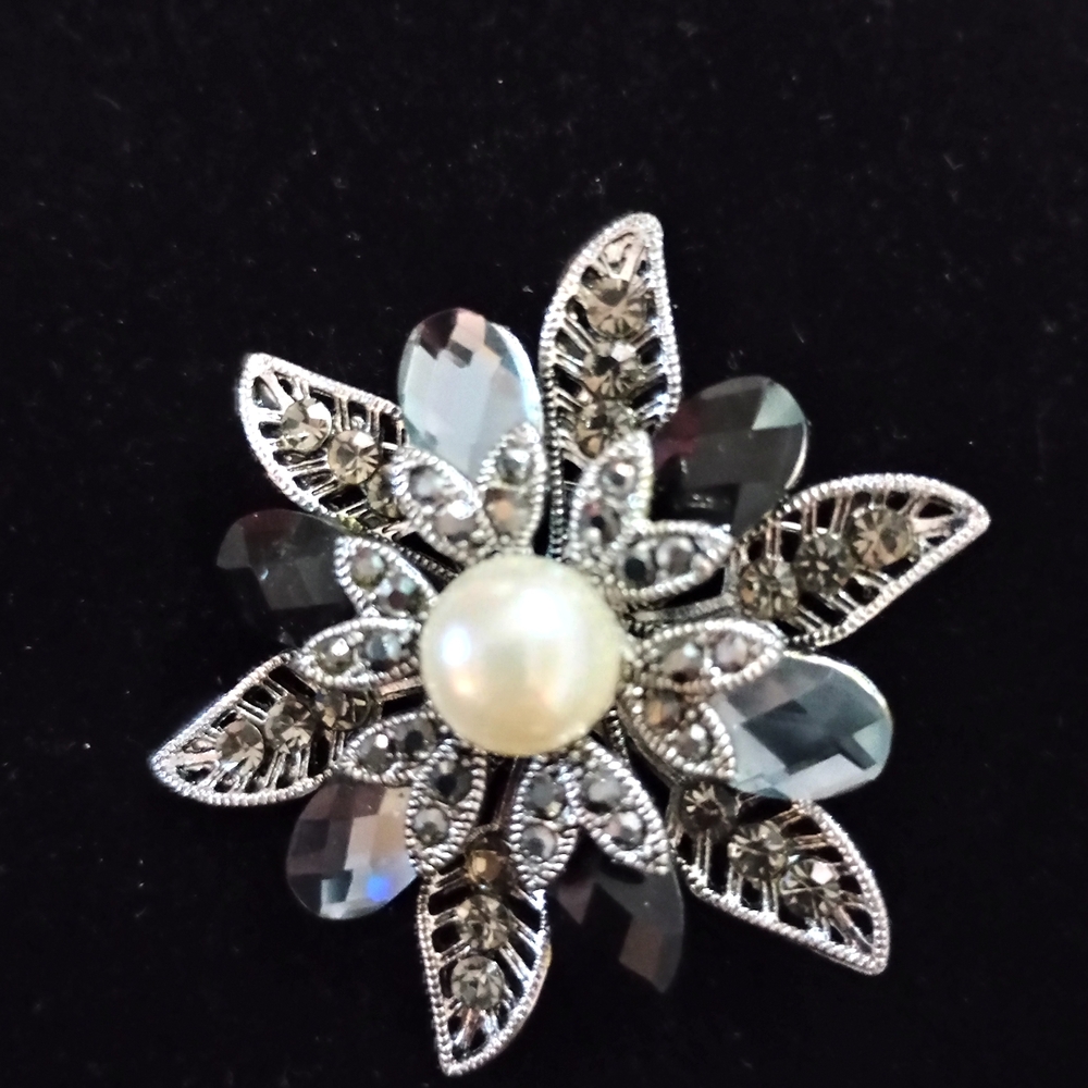 Park Lane Silver and Pearl Floral Brooch